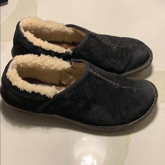 Ugg flats - Picture 3 of 7